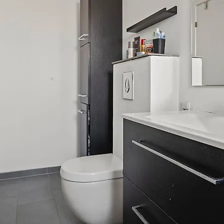 For 2 People With Private Entrance