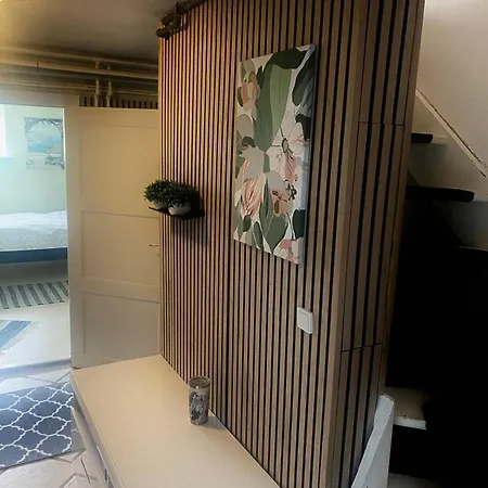 For 2 People With Private Entrance Gjestgiverier