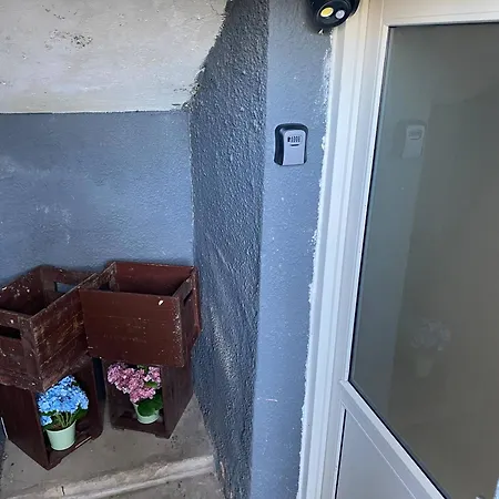 For 2 People With Private Entrance Gjestgiverier